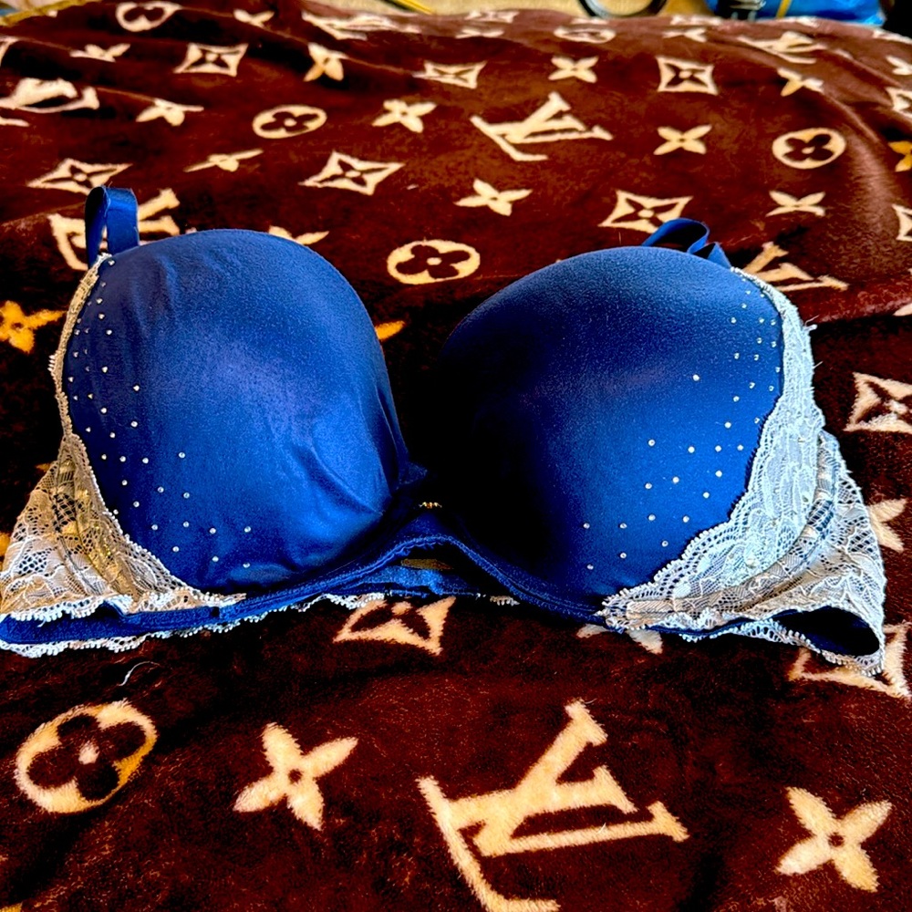 Navy Victoria Secret bra